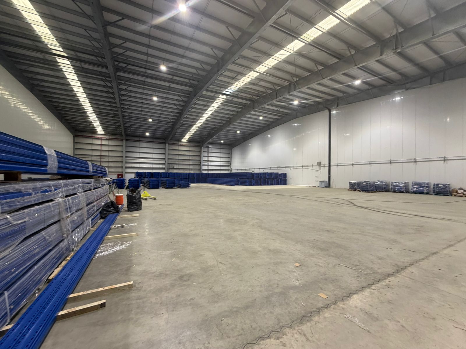 Nave Industrial 1,800 m²